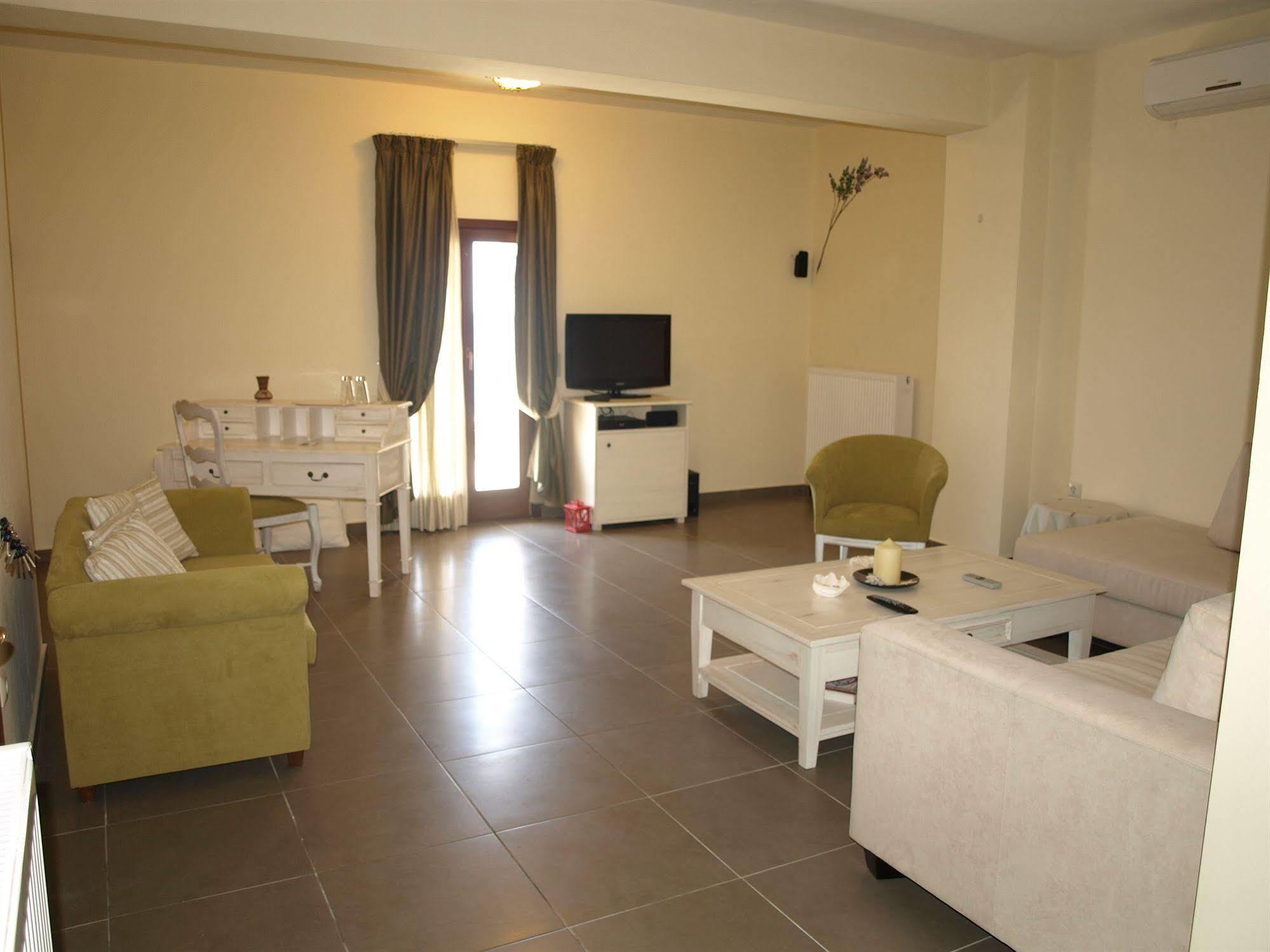 Porto Mani Suites Kyparissos  Esterno foto