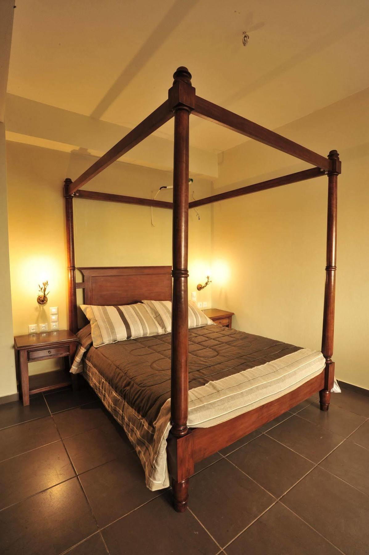Porto Mani Suites Kyparissos  Esterno foto