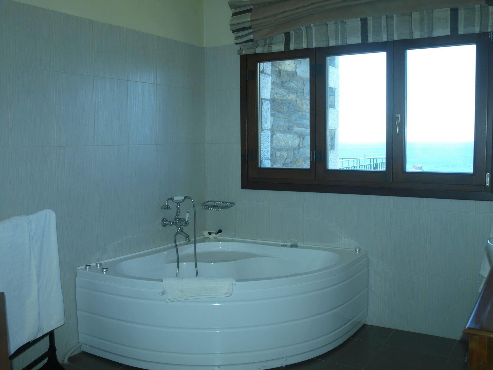 Porto Mani Suites Kyparissos  Esterno foto