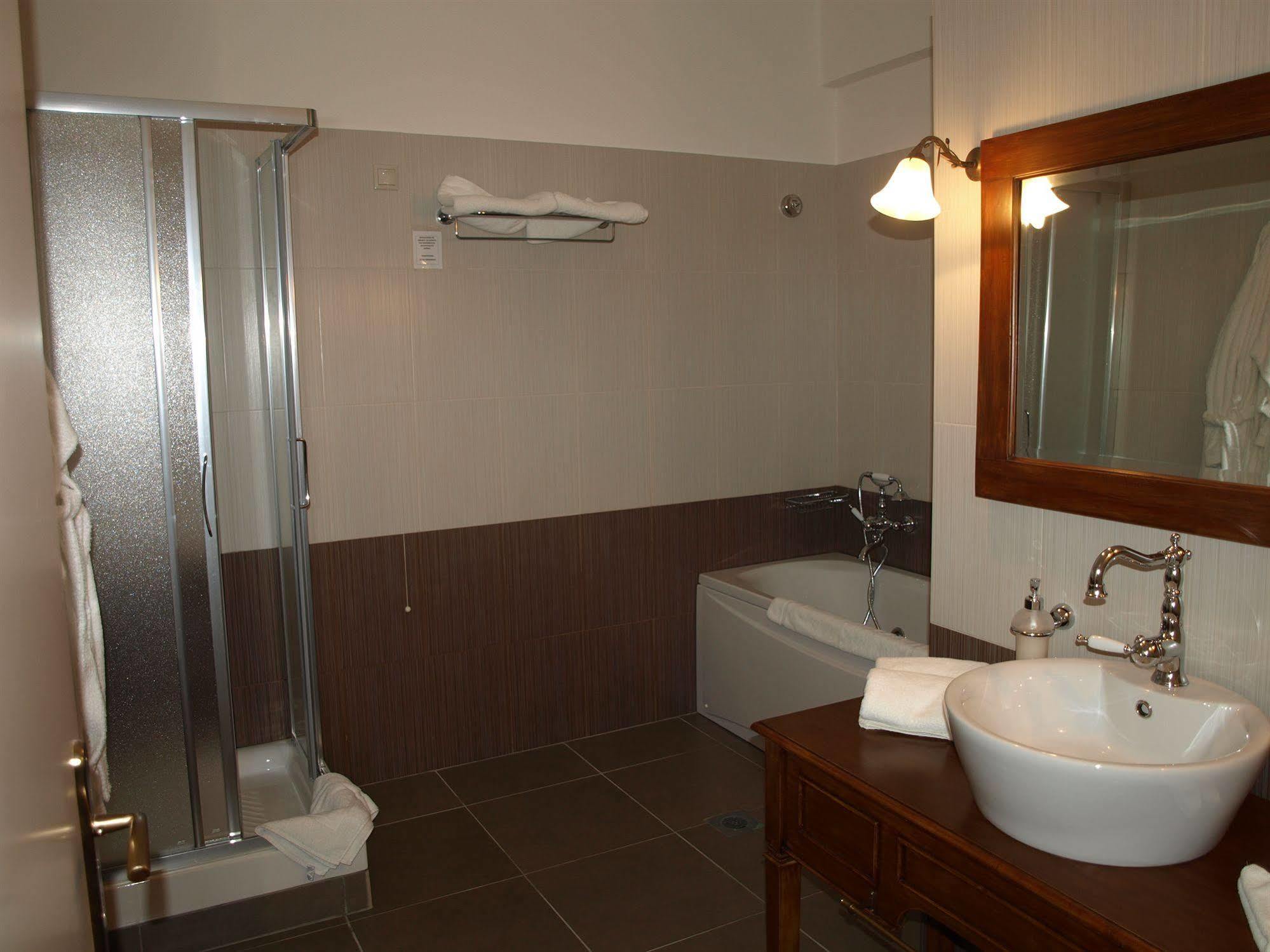 Porto Mani Suites Kyparissos  Esterno foto