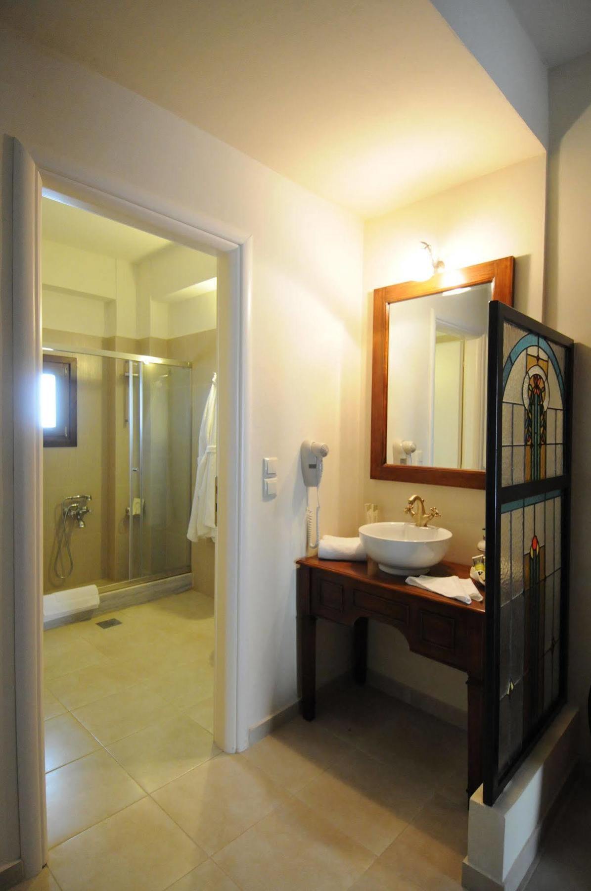 Porto Mani Suites Kyparissos  Esterno foto
