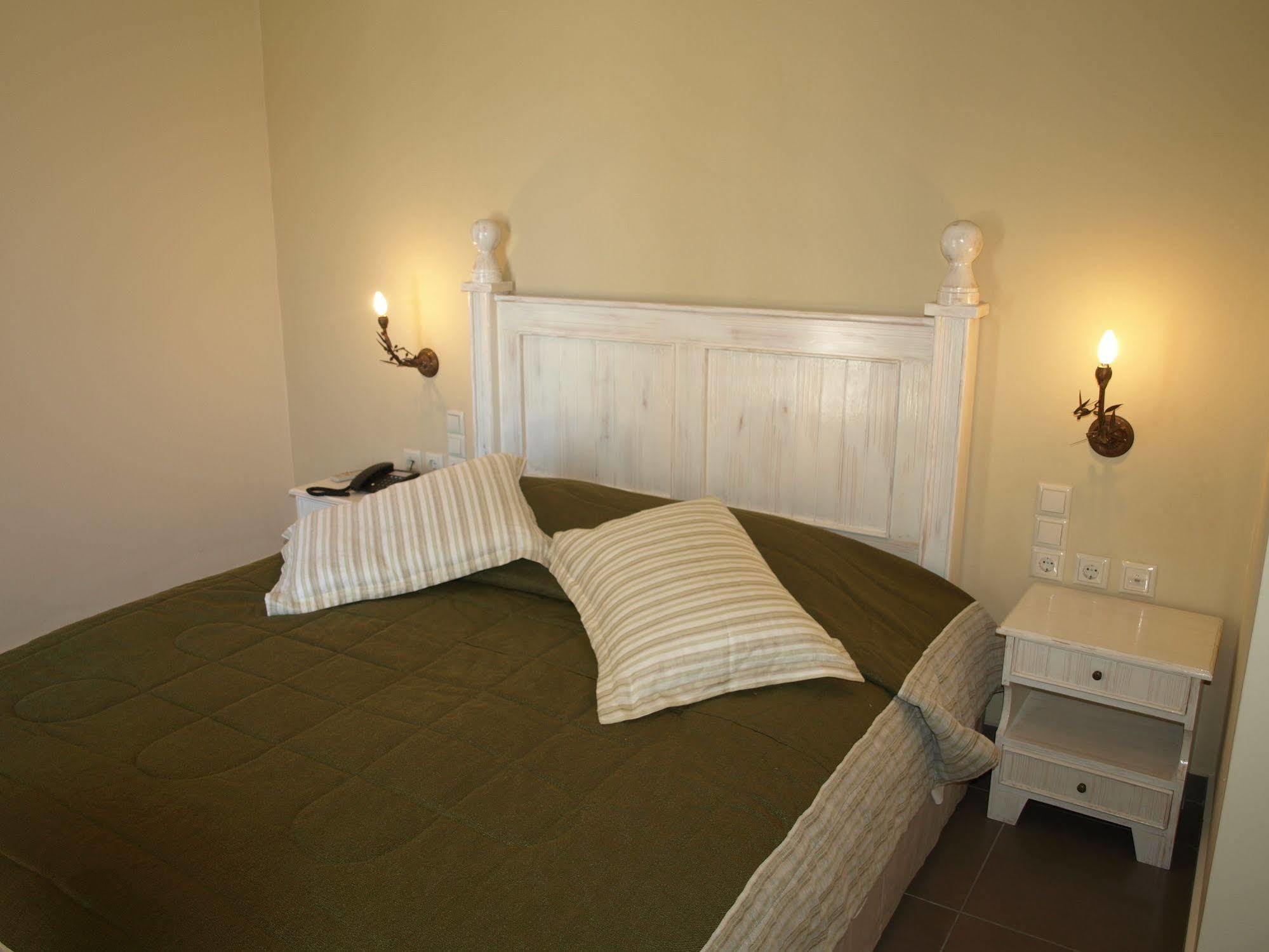 Porto Mani Suites Kyparissos  Esterno foto
